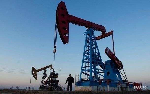 Цена на нефть упала ниже 100 долларов