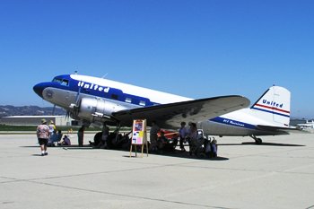 Douglas DC-3C Walk Around