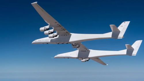 Самолет Stratolaunch Roc