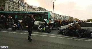 Нотр-Дам в огне (2022)